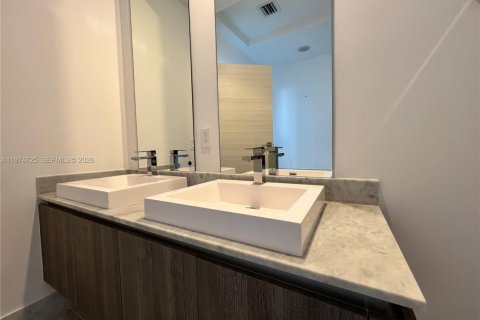 Condominio en alquiler en Miami, Florida, 3 dormitorios, 134.15 m2 № 2036081 - foto 9