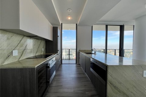 Condominio en alquiler en Miami, Florida, 3 dormitorios, 134.15 m2 № 2036081 - foto 4