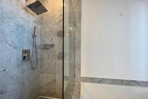 Condominio en alquiler en Miami, Florida, 3 dormitorios, 134.15 m2 № 2036081 - foto 11