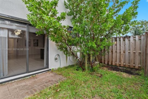 Townhouse in Miami, Florida 3 bedrooms, 122.63 sq.m. № 2002966 - photo 23