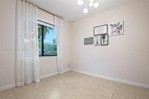 Townhouse in Miami, Florida 3 bedrooms, 122.63 sq.m. № 2002966 - photo 10