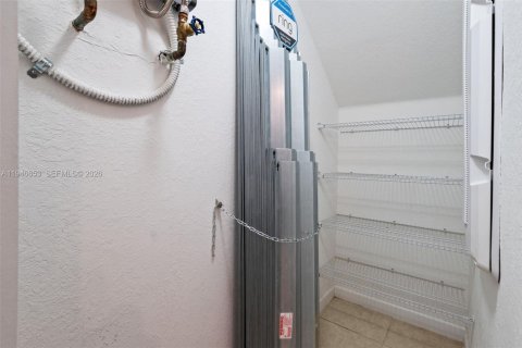 Townhouse in Miami, Florida 3 bedrooms, 122.63 sq.m. № 2002966 - photo 9