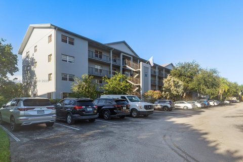 Condo in Pembroke Pines, Florida, 2 bedrooms  № 1926722 - photo 29