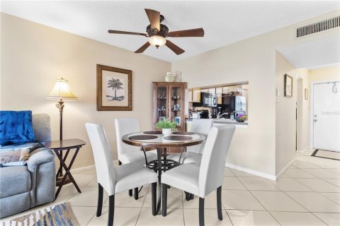 Condominio en venta en Clearwater, Florida, 2 dormitorios, 103.59 m2 № 1733080 - foto 6