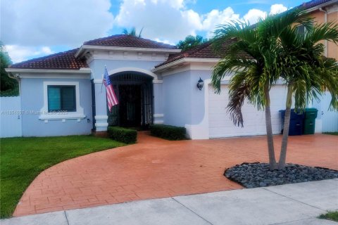 House in Miami, Florida 4 bedrooms, 124.49 sq.m. № 2012368