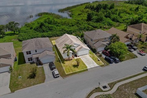 Купить виллу или дом в Уинтер-Хейвен, Флорида 11 комнат, 174.93м2, № 1808311 - фото 1