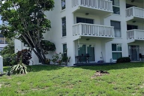 Condo in Belleair Bluffs, Florida, 1 bedroom  № 2166898 - photo 4
