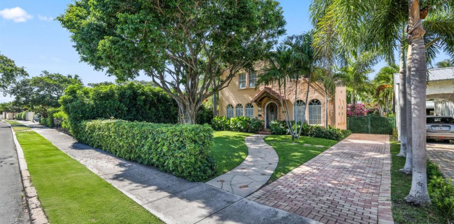 Casa en West Palm Beach, Florida 4 dormitorios, 211.82 m2 № 2182751