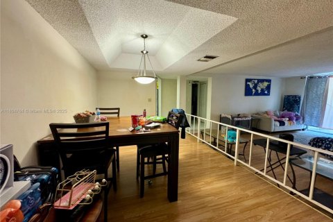 Condo in Lauderhill, Florida, 2 bedrooms  № 1961649 - photo 14