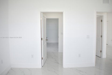 Купить виллу или дом в Лихай-Эйкерс, Флорида 3 спальни, № 1951713 - фото 10