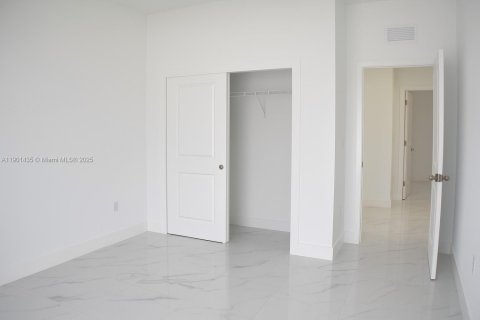 Купить виллу или дом в Лихай-Эйкерс, Флорида 3 спальни, № 1951713 - фото 18