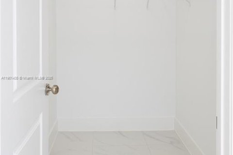 Купить виллу или дом в Лихай-Эйкерс, Флорида 3 спальни, № 1951713 - фото 23