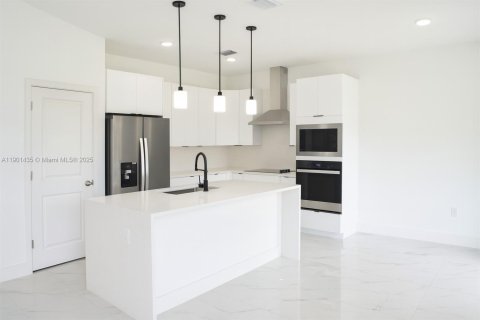 Купить виллу или дом в Лихай-Эйкерс, Флорида 3 спальни, № 1951713 - фото 6