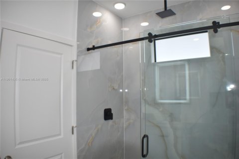 Купить виллу или дом в Лихай-Эйкерс, Флорида 3 спальни, № 1951713 - фото 15