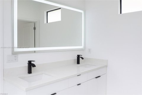 Купить виллу или дом в Лихай-Эйкерс, Флорида 3 спальни, № 1951713 - фото 22