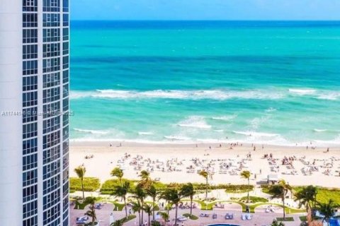 Condo in Sunny Isles Beach, Florida, 1 bedroom  № 1493006 - photo 3