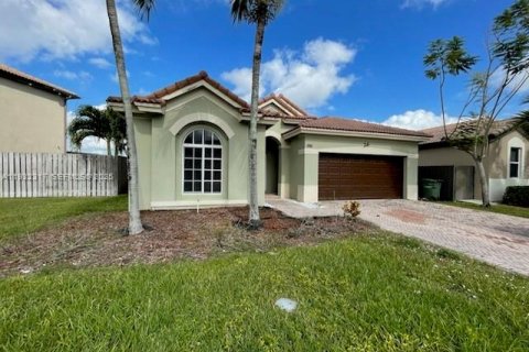 Villa ou maison à louer à Homestead, Floride: 3 chambres, 142.51 m2 № 1990834 - photo 2