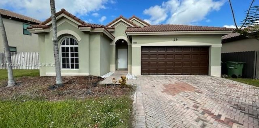 Villa ou maison à Homestead, Floride 3 chambres, 142.51 m2 № 1990834