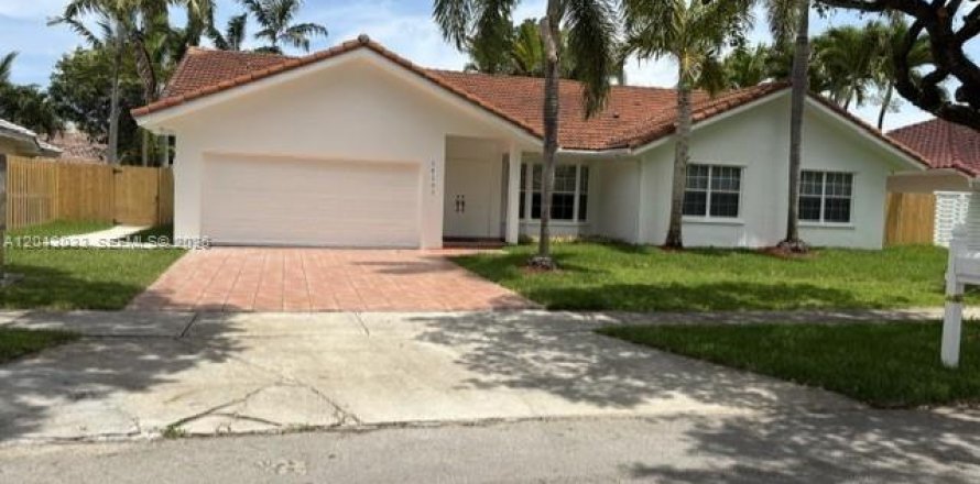 Villa ou maison à Miami, Floride 4 chambres, 208.94 m2 № 2076269