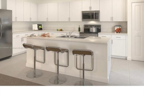 House in Miami, Florida 4 bedrooms № 2013275 - photo 4