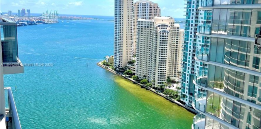 Condominio en Miami, Florida, 2 dormitorios № 1847656