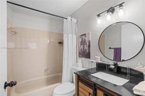 Villa ou maison à louer à Miami, Floride: 3 chambres, 180.6 m2 № 2385017 - photo 15