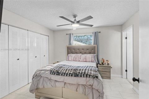 Villa ou maison à louer à Miami, Floride: 3 chambres, 180.6 m2 № 2385017 - photo 10