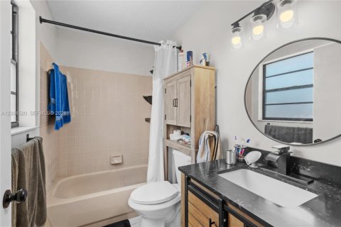 Villa ou maison à louer à Miami, Floride: 3 chambres, 180.6 m2 № 2385017 - photo 12