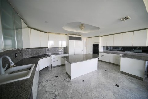Condominio en venta en Key Biscayne, Florida, 2 dormitorios, 274.06 m2 № 1992274 - foto 8
