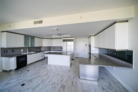 Condominio en venta en Key Biscayne, Florida, 2 dormitorios, 274.06 m2 № 1992274 - foto 2