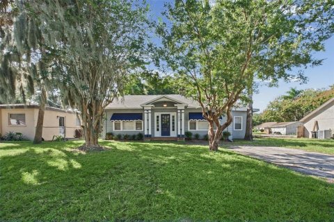 House in New Port Richey, Florida 3 bedrooms, 104.05 sq.m. № 2429095 - photo 2