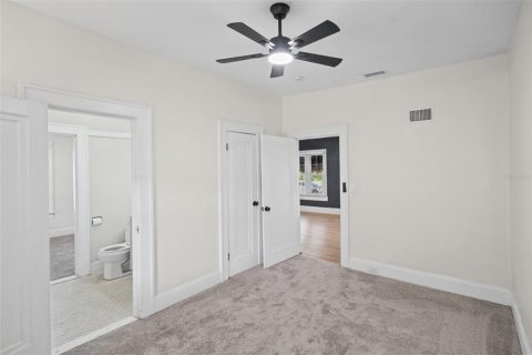 House in New Port Richey, Florida 3 bedrooms, 104.05 sq.m. № 2429095 - photo 15