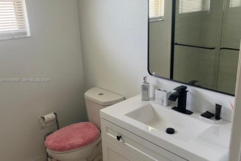 Снять в аренду виллу или дом в Киссимми, Флорида 4 спальни, 178.09м2, № 2020037 - фото 10