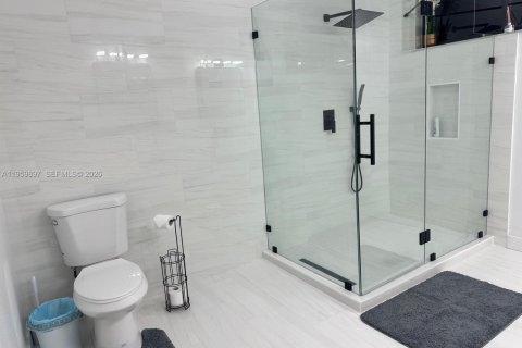 Снять в аренду виллу или дом в Киссимми, Флорида 4 спальни, 178.09м2, № 2020037 - фото 11