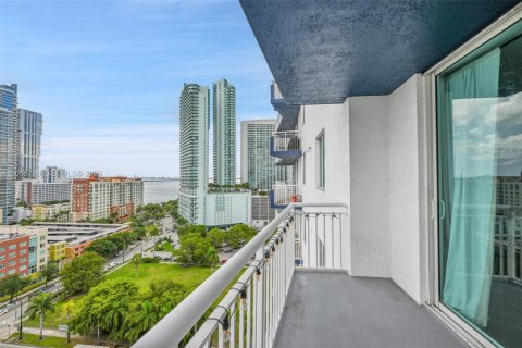Condo in Miami, Florida, 1 bedroom  № 2167901 - photo 17