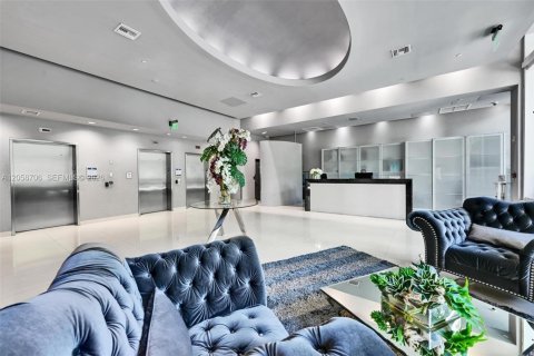 Condo in Miami, Florida, 1 bedroom  № 2167901 - photo 27