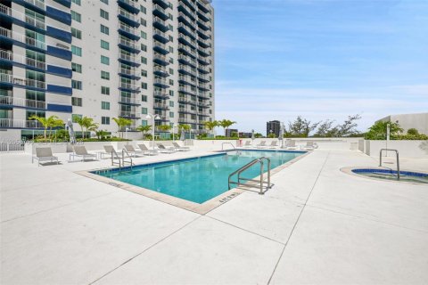 Condo in Miami, Florida, 1 bedroom  № 2167901 - photo 21