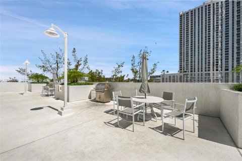 Condo in Miami, Florida, 1 bedroom  № 2167901 - photo 22