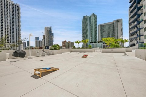 Condo in Miami, Florida, 1 bedroom  № 2167901 - photo 24