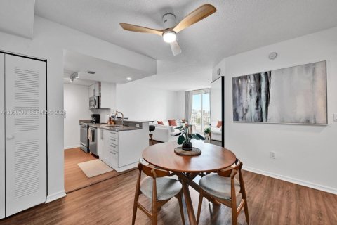 Condominio en Miami, Florida, 1 dormitorio № 2167901