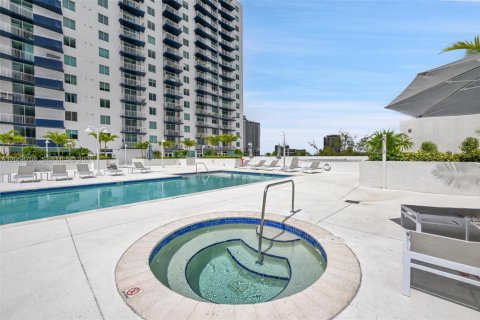 Condo in Miami, Florida, 1 bedroom  № 2167901 - photo 20