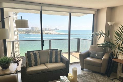 Condominio en alquiler en Clearwater, Florida, 2 dormitorios, 117.43 m2 № 469672 - foto 13