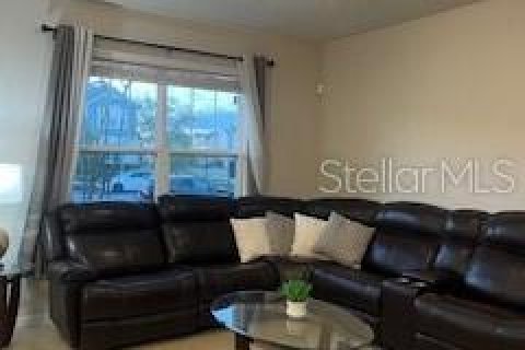 Townhouse in TOHOQUA in Kissimmee, Florida 3 bedrooms, 141.95 sq.m. № 1514581 - photo 2