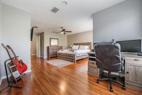 House in Tampa, Florida 5 bedrooms, 264.59 sq.m. № 1772977 - photo 25