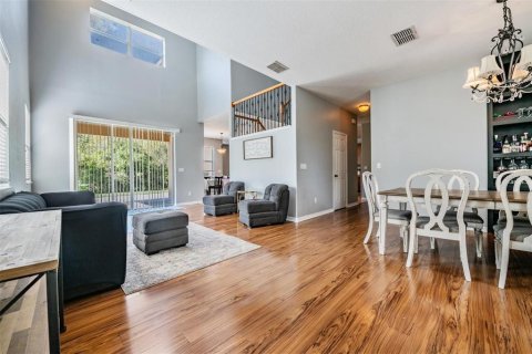 House in Tampa, Florida 5 bedrooms, 264.59 sq.m. № 1772977 - photo 5