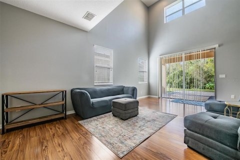 House in Tampa, Florida 5 bedrooms, 264.59 sq.m. № 1772977 - photo 7