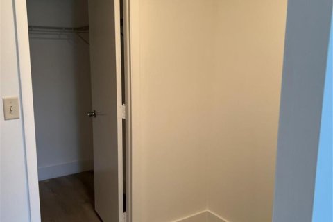 Купить кондоминиум в Лодердейл-бай-те-Си, Флорида 3 комнаты, 104.05м2, № 2193409 - фото 12