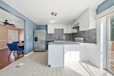 Villa ou maison à vendre à Tarpon Springs, Floride: 3 chambres, 93.65 m2 № 2109017 - photo 12