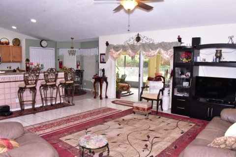 Villa ou maison à vendre à Port St. Lucie, Floride: 3 chambres, 168.62 m2 № 2146047 - photo 11