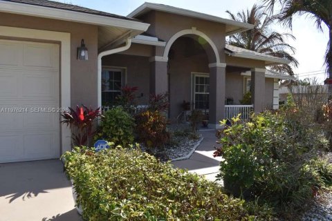 Villa ou maison à Port St. Lucie, Floride 3 chambres, 168.62 m2 № 2146047